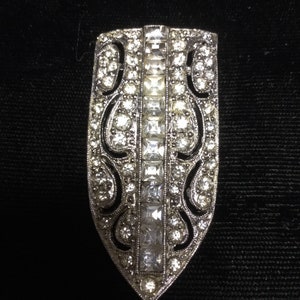 KENNETH LANE DECO Style Fur Clip