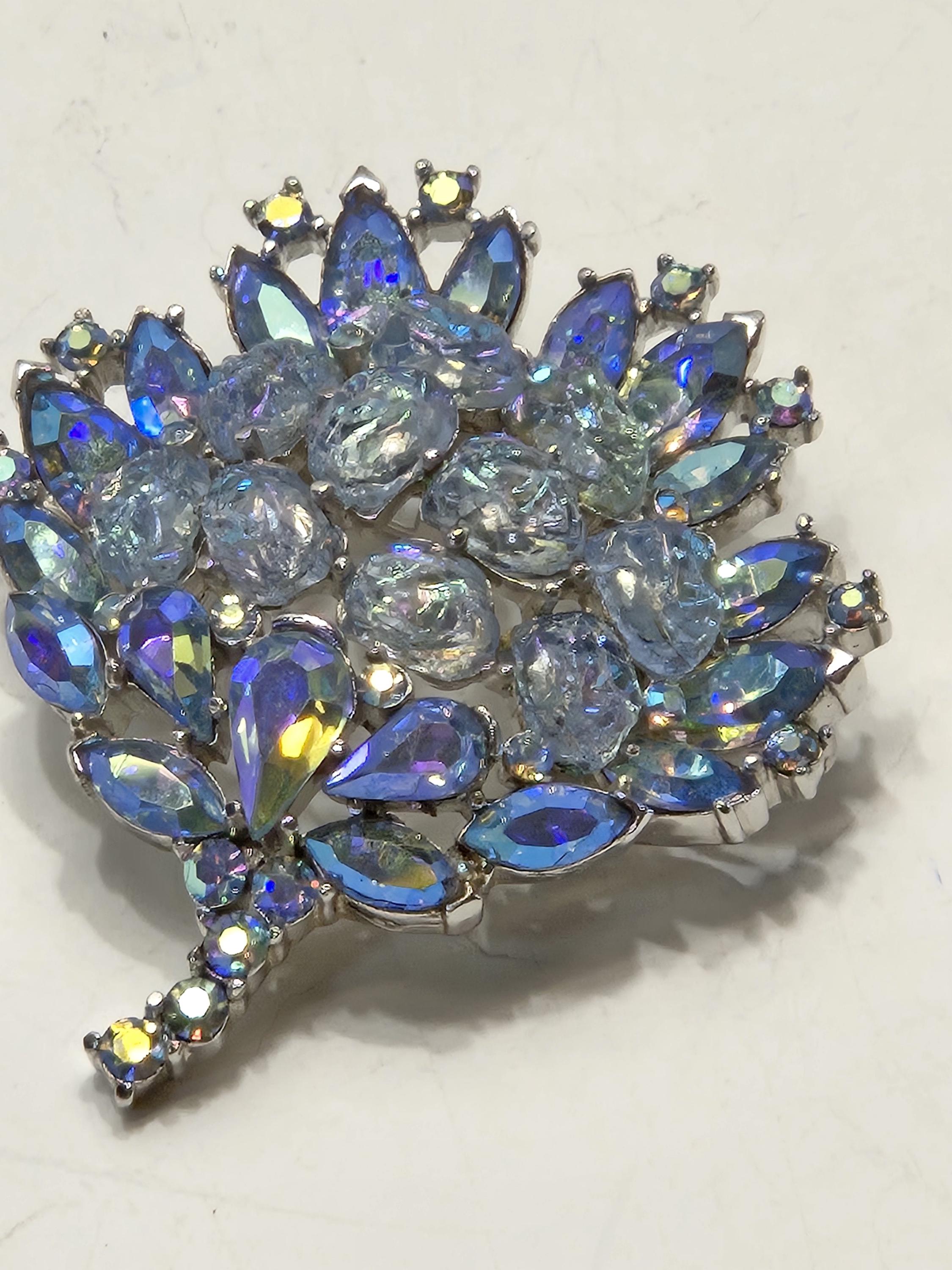 TRIFARI Blue ETOILE FLOWER Brooch - Etsy
