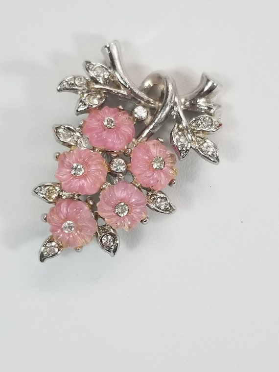 Unsigned PINK MOLDED GLASS Flowers Brooch