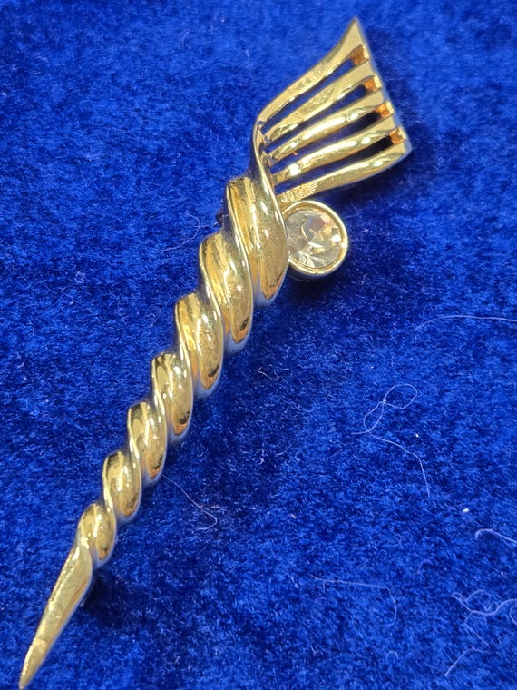 TRIFARI SCEPTER BROOCH
