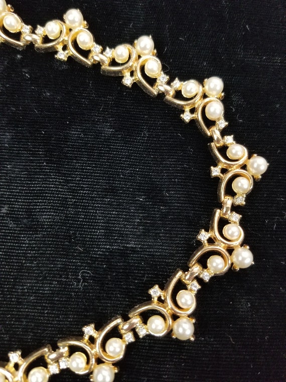 TRIFARI SCROLLED Pearl's and DIAMANTE Necklace - image 4