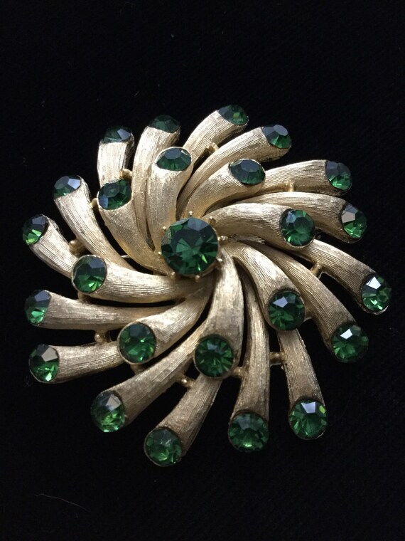 TRIFARI CHRYSANTHEMUM Brooch