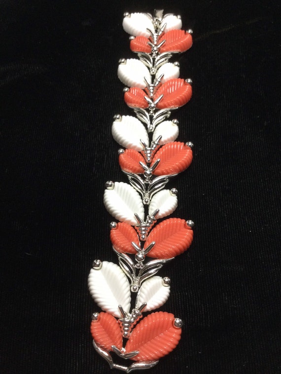 MARBOUX Boucher Coral and White Lucite Bracelet - image 3