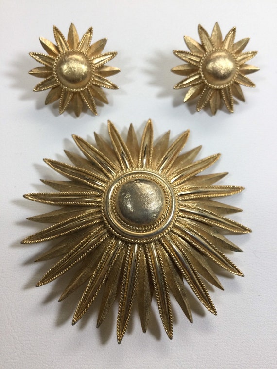 TRIFARI GOLDEN DAISY Brooch and Earrings