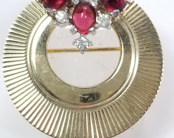 Unsigned BOUCHER RUBY and DIAMANTE Circle Brooch