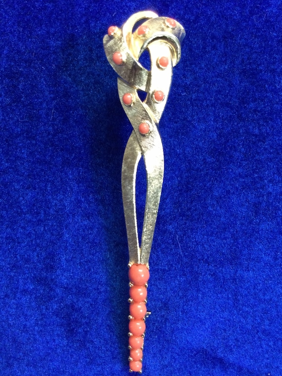 TRIFARI CORAL CABOCHON Scepter Brooch