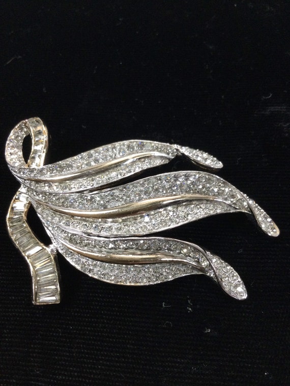 EXQUISITE HALBE Pave Diamante Leaves and Ribbon B… - image 4