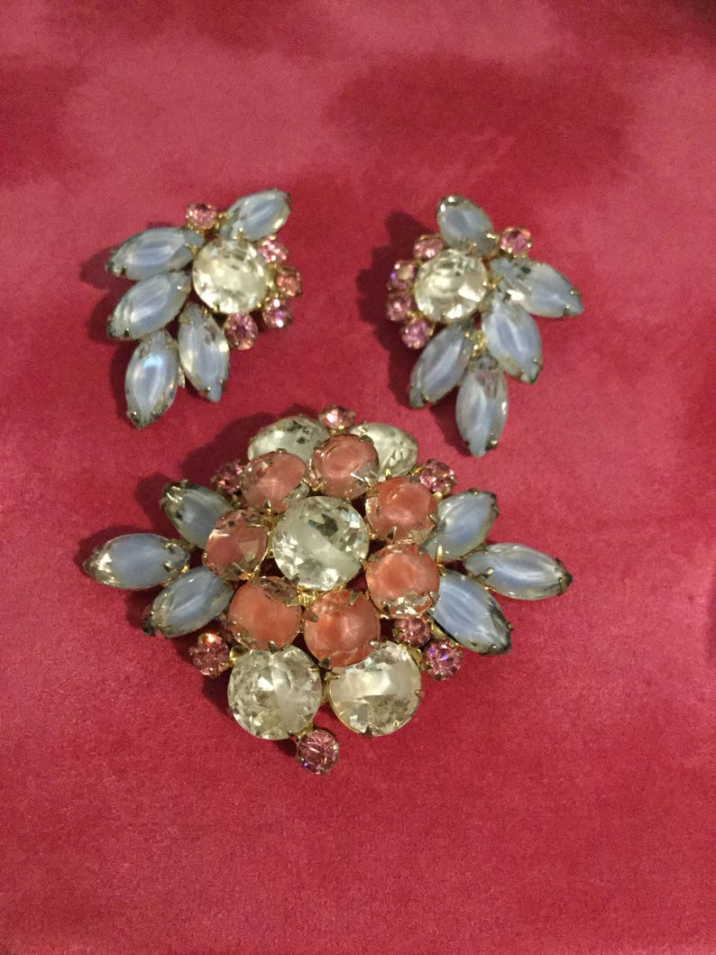 Blue and White Brooch and Earrings D/&E JULIANA Givre in Pinks