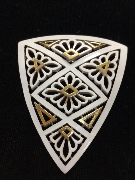 TRIFARI HUGE Openwork Enameled SHIELD Brooch - image 1