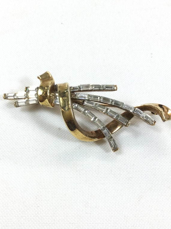 TRIFARI METEOR BROOCH View 2