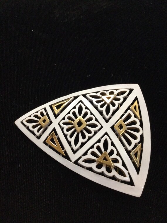 TRIFARI HUGE Openwork Enameled SHIELD Brooch - image 4