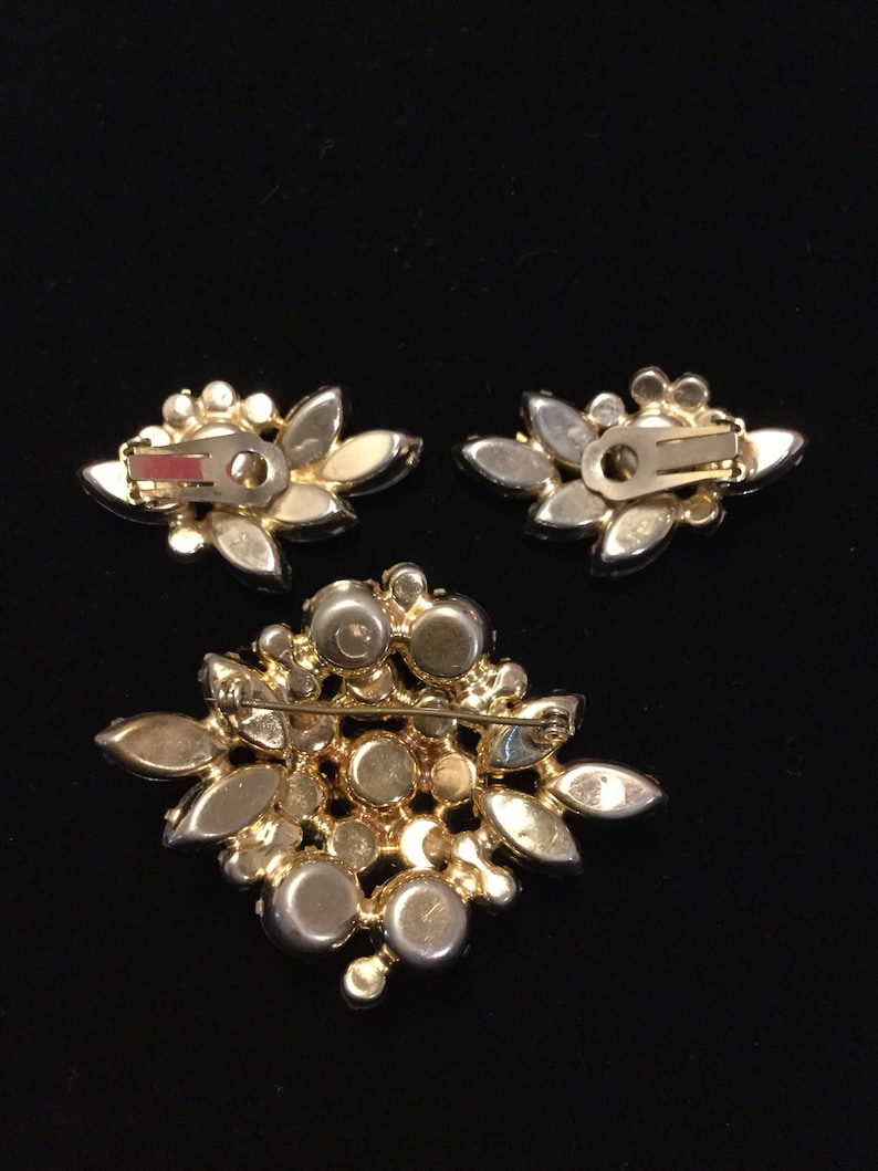 Blue and White Brooch and Earrings D/&E JULIANA Givre in Pinks