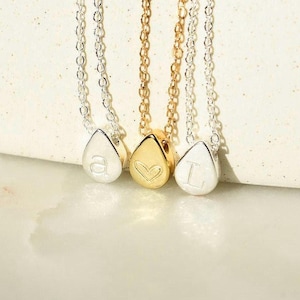 Collar personalizado estampado en ambos lados con la inicial y el corazón de la pareja, colgante con letra personalizada, regalo de San Valentín para esposa AD267