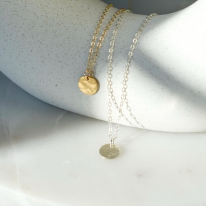Hammered Disc Necklace for Everyday Minimalist Look, Dainty Gold Coin Pendant, Circle Charm Jewelry, Birthday Gift for Daughter in Law AD014