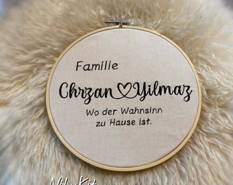 Stickrahmen Türschild Familie Bambus bestickt personalisierbar Name Türkranz Geschenk Namensschild