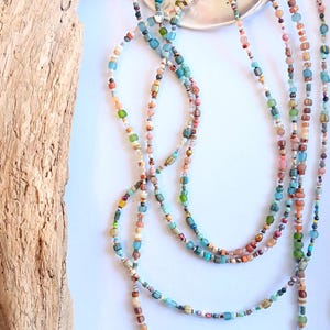 Collection Portés par la mer | cornaline, préhnite, opale, agate, perles, verre de Java