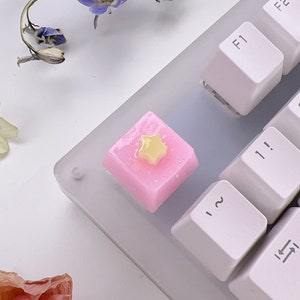 3D Star and Iridescent Shift Bunny Artisan Keycap | Sailor Moon keycap | Kawaii Keycap | Pink Keycap