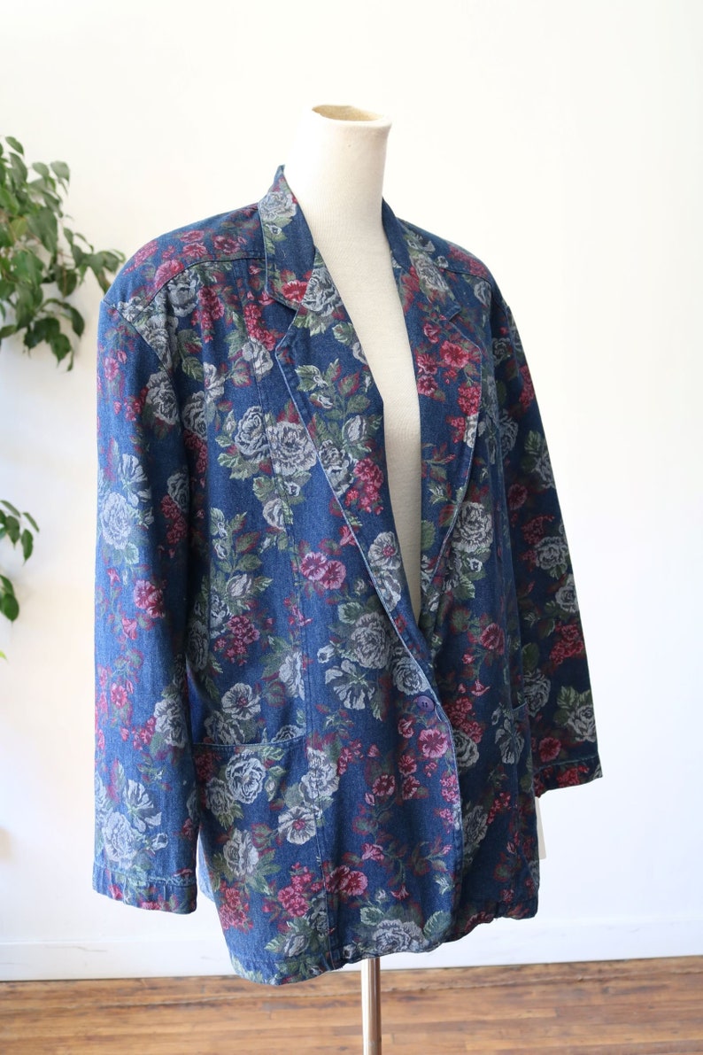 Vintage 80/'s Oversized Original Cherokee Made in USA Women/'s Denim Floral Blazer 100/% Cotton Shawl Collar Floral Print Denim