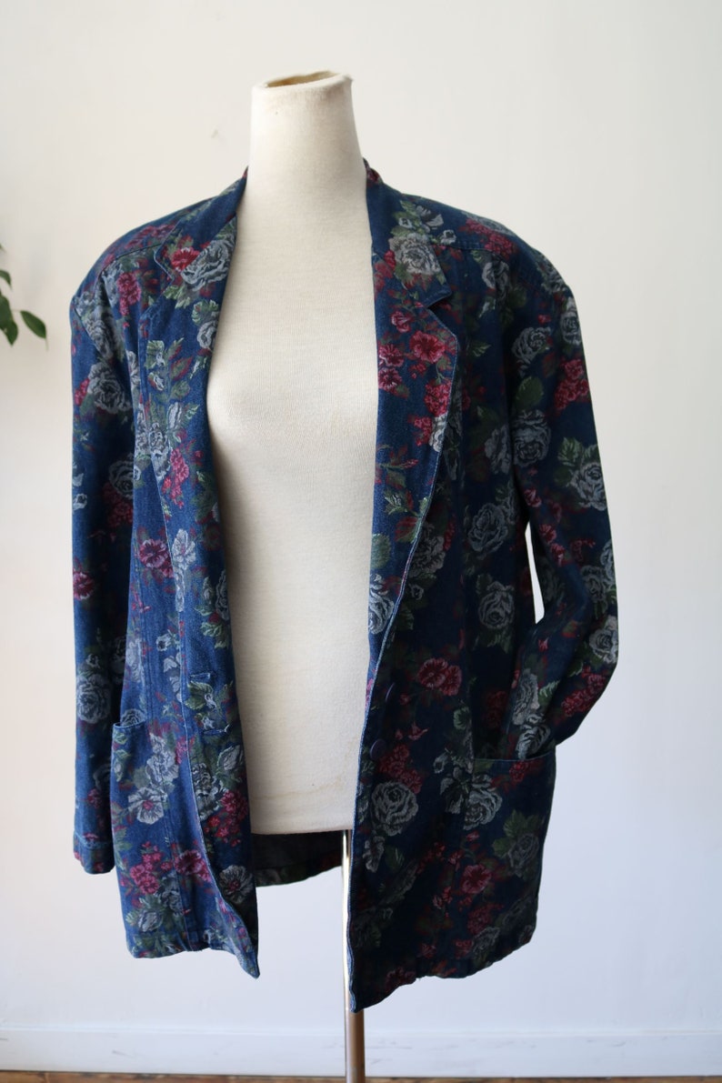 Vintage 80/'s Oversized Original Cherokee Made in USA Women/'s Denim Floral Blazer 100/% Cotton Shawl Collar Floral Print Denim