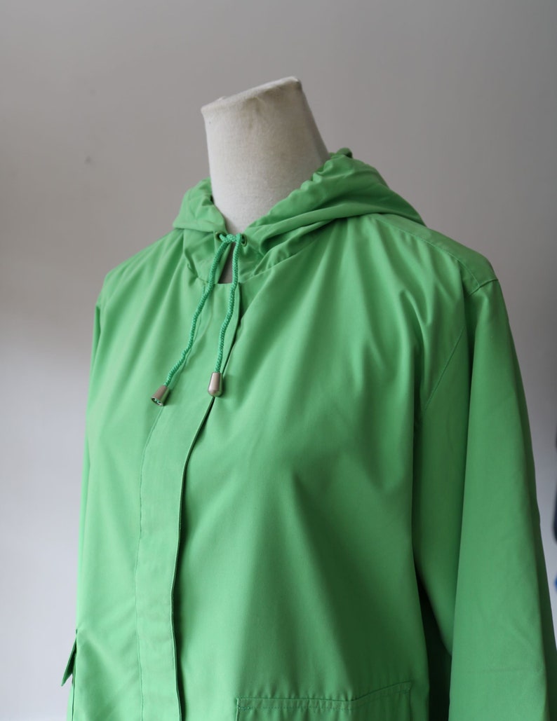 Pockets Hooded 90/'s Vintage Pale Green Windbreaker -Raincoat Unisex Plain Simple Basic 90/'s Windbreaker Rain Jacket Spring Coat