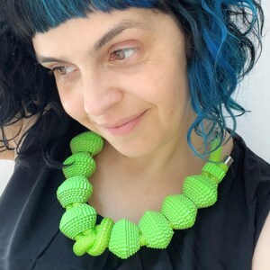 Collana in corda nautica, collana in cotone, tutti i giorni, leggera, collana tessile, Collana perle di carta, Collana intrecciata, moderna