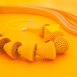 Collana di carta, Collana con Quarzo, Minimal, Gioiello contemporaneo, Décolleté elegante, Gioiello dichiarazione, Gioiello architettonico