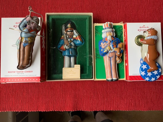 NEW IN BOX 2014 HALLMARK KEEPSAKE CHRISTMAS ORNAMENTS BIG TOP BEAR TIN TOYS