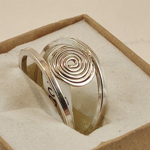Target ring in square section sterling silver ring