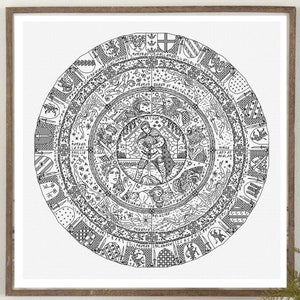 Op de afbeelding: Een zwart-witte illustratie van een cirkelvormig ontwerp met ingewikkelde details. Het ontwerp toont een centrale figuur die een zwaard vasthoudt en omringd is door verschillende symbolen en patronen.