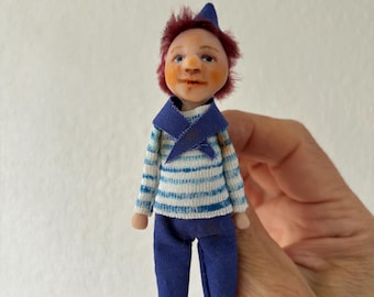 Broche de muñeca marinera artística, regalo para ella, con arcilla polimérica.