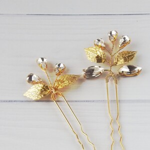 Gold Bridal hair pin of crystals and leaves Wedding accessory hair piece Bridesmaid hair pins Rhinestone bobby hairpin Gold leaf hair comb