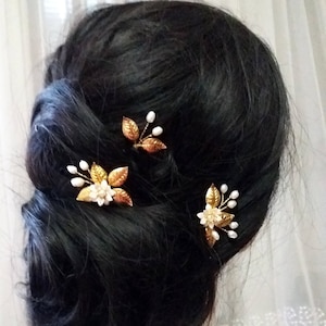 Wedding hair pins flower and pearl, Bridal gold leaf hair comb, Floral hair pins wedding  BR-106
