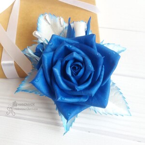 Wedding hair comb with cobalt blue rose and white leaves, Bridal hairpiece gift bridesmaid Wedding hair piece Bridal hair clip