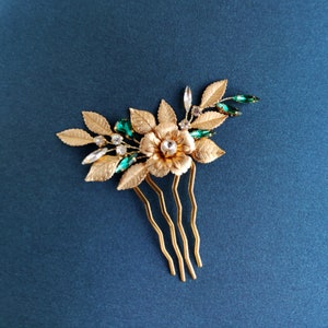 Emerald green and gold hair comb, Bridal comb with emerald crystal and leaves for bride, bridal hair piece image 7