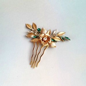 Emerald green and gold hair comb, Bridal comb with emerald crystal and leaves for bride, bridal hair piece image 8