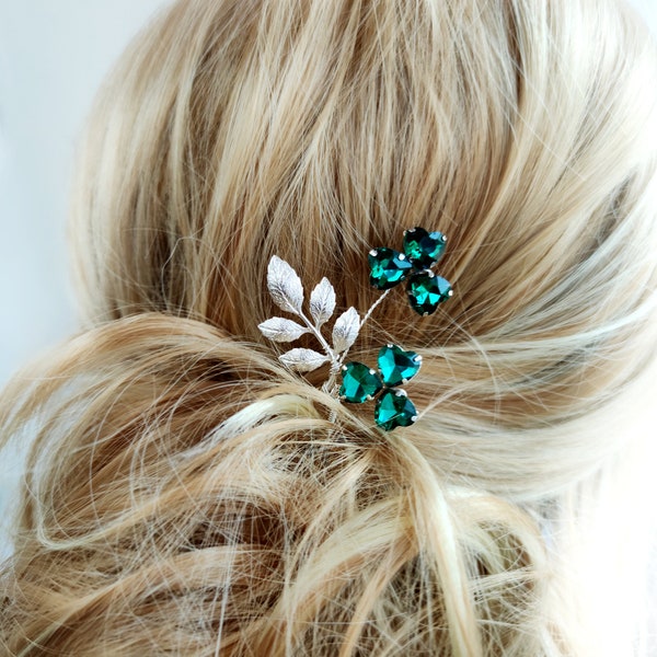 Hair pins with emerald green crystals heart, Bridal hair pins, Wedding leaves hair piece for bride, Bridesmaid hair pins