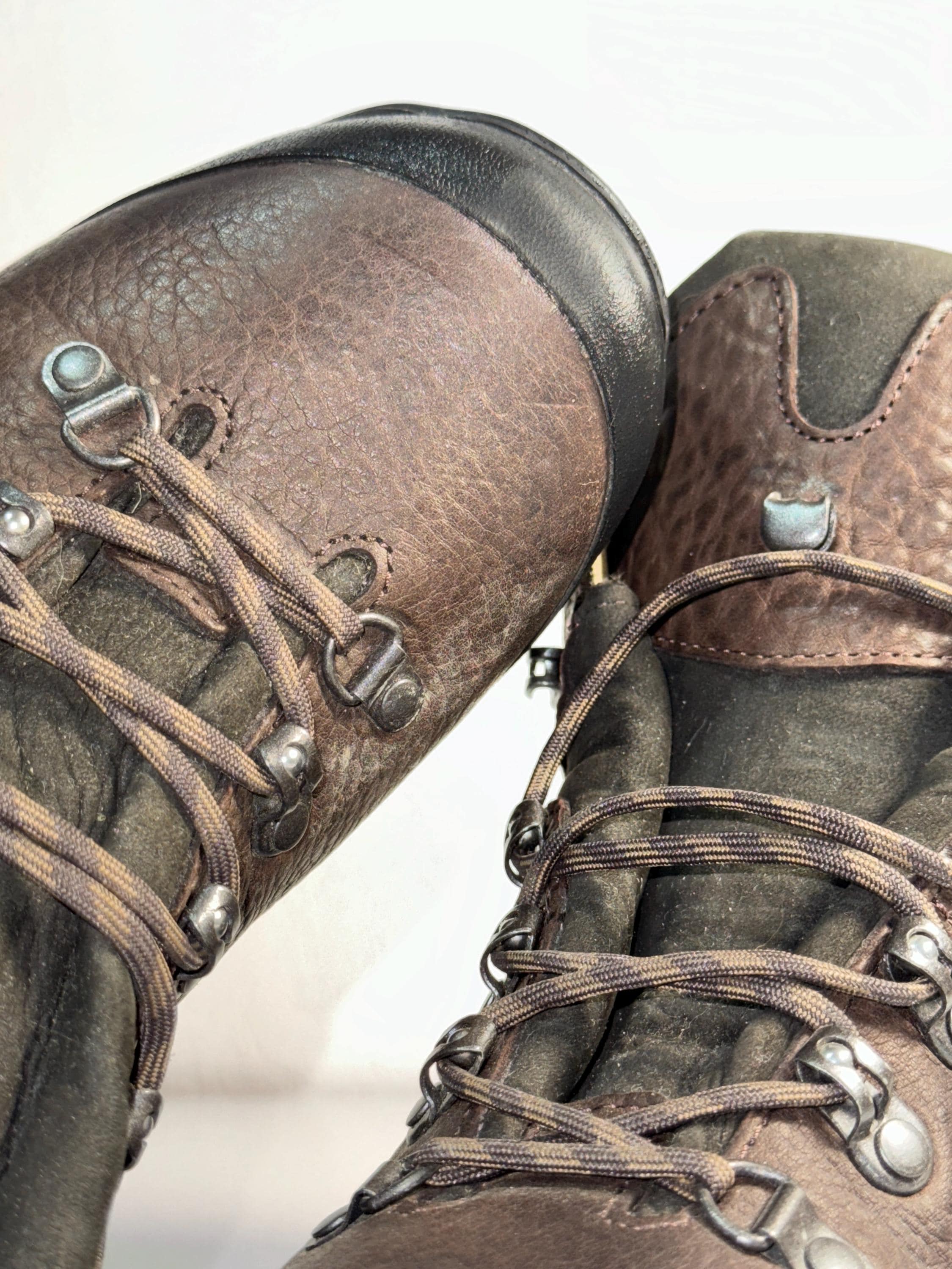 Hanwag Leather Hiking Boots: Vibram Sole, EU 39 / US Women