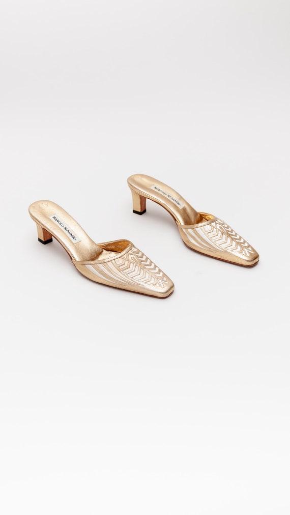 manolo blahnik mules black