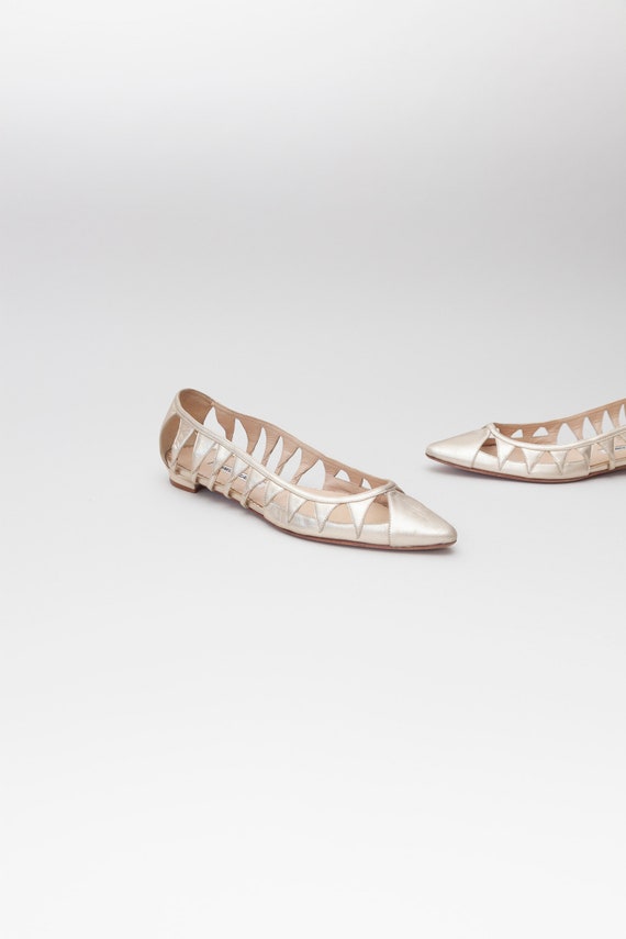 Vintage Manolo Blahnik Flats - image 7