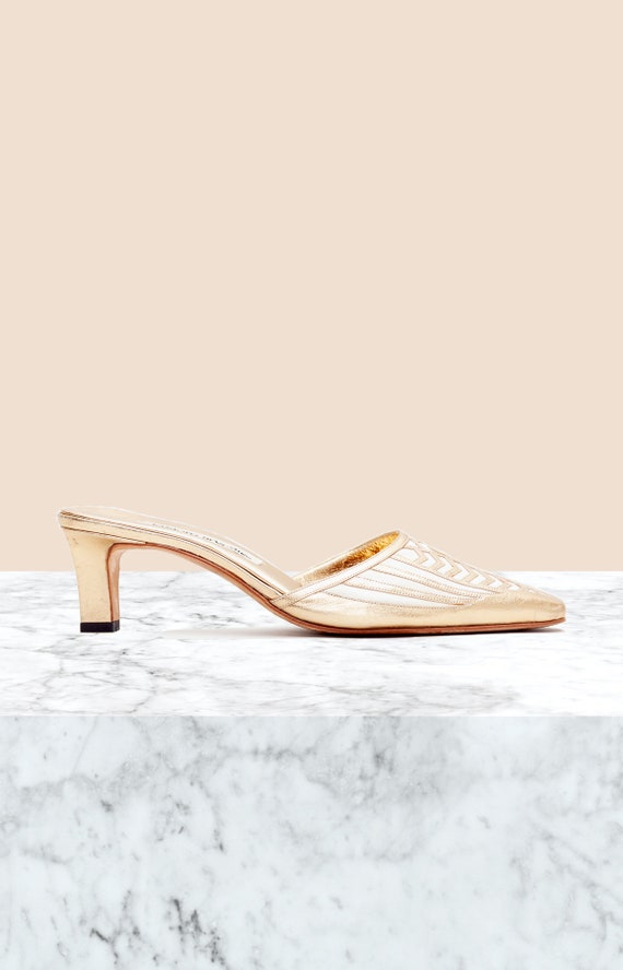 manolo blahnik lavender mules