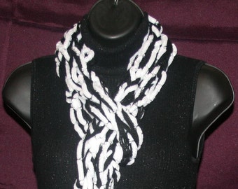 Black and White Straight Chunky Scarf