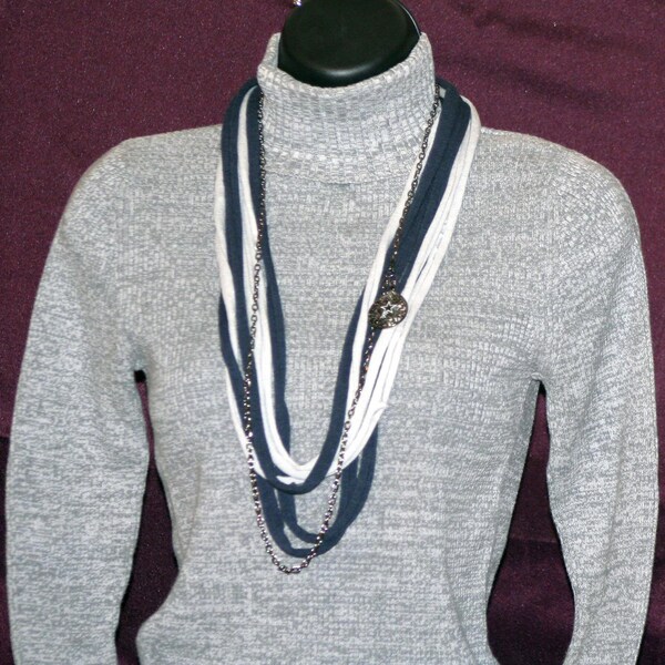 Necklace Print Long Sleeve T-Shirt