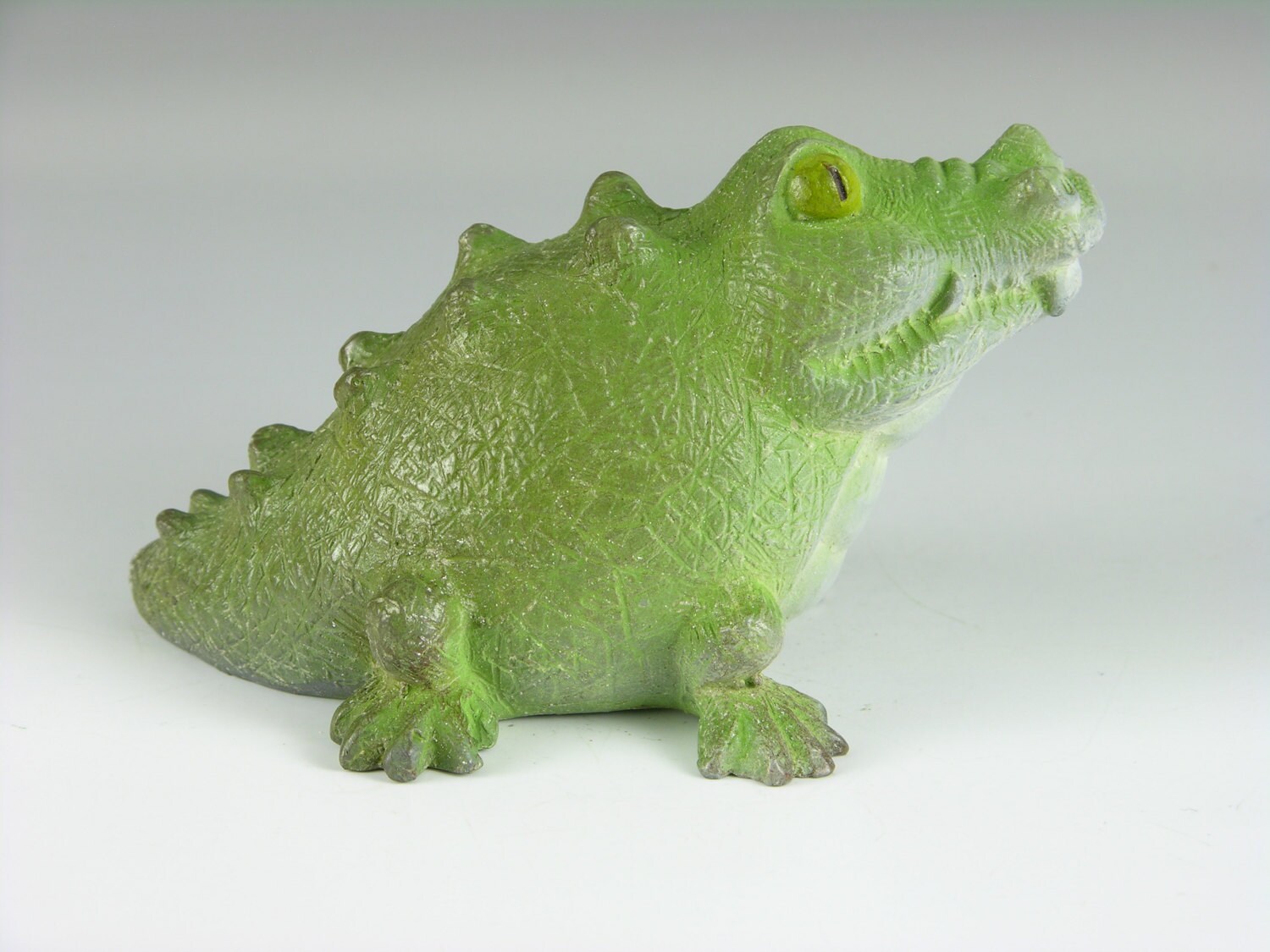 ブロンズ製のワニの置物、ブロンズ製のワニの彫刻。 - Etsy 日本