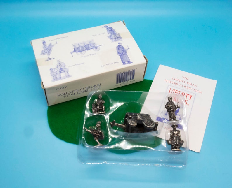 Inc. Liberty Falls AH110 Pewter People Miniature Accessories with Box International Resourcing Services