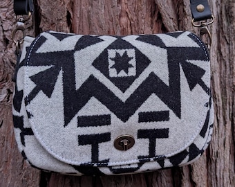 Bolso bandolera estilo alforja de inspiración western / Bolso bandolera de lana premium / Correa ajustable