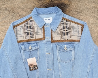 Chaqueta vaquera adornada con lana, denim del suroeste