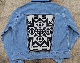 Chaqueta vaquera adornada con lana, denim del suroeste