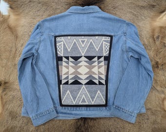 Chaqueta vaquera adornada con lana, denim del suroeste