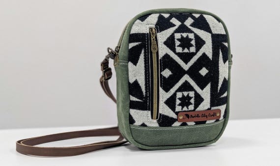 Convertible backpack purse made of premium wool