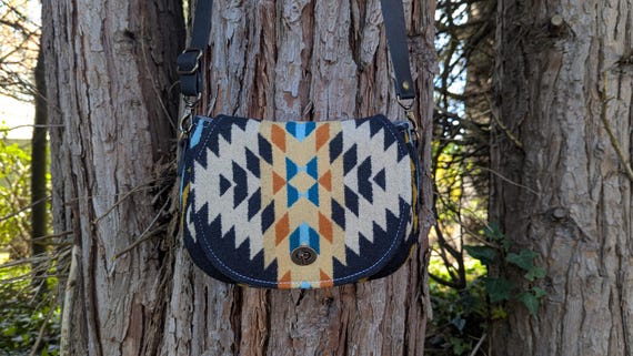 Western-Inspired Saddlebag Purse | Premium Wool Crossbody Bag | Adjustable Strap